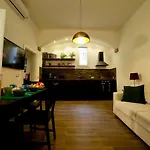 Paola\'S Apartment In The Heart Of Trastevere, Roma